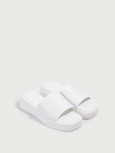 Apparel & Accessories > Shoes