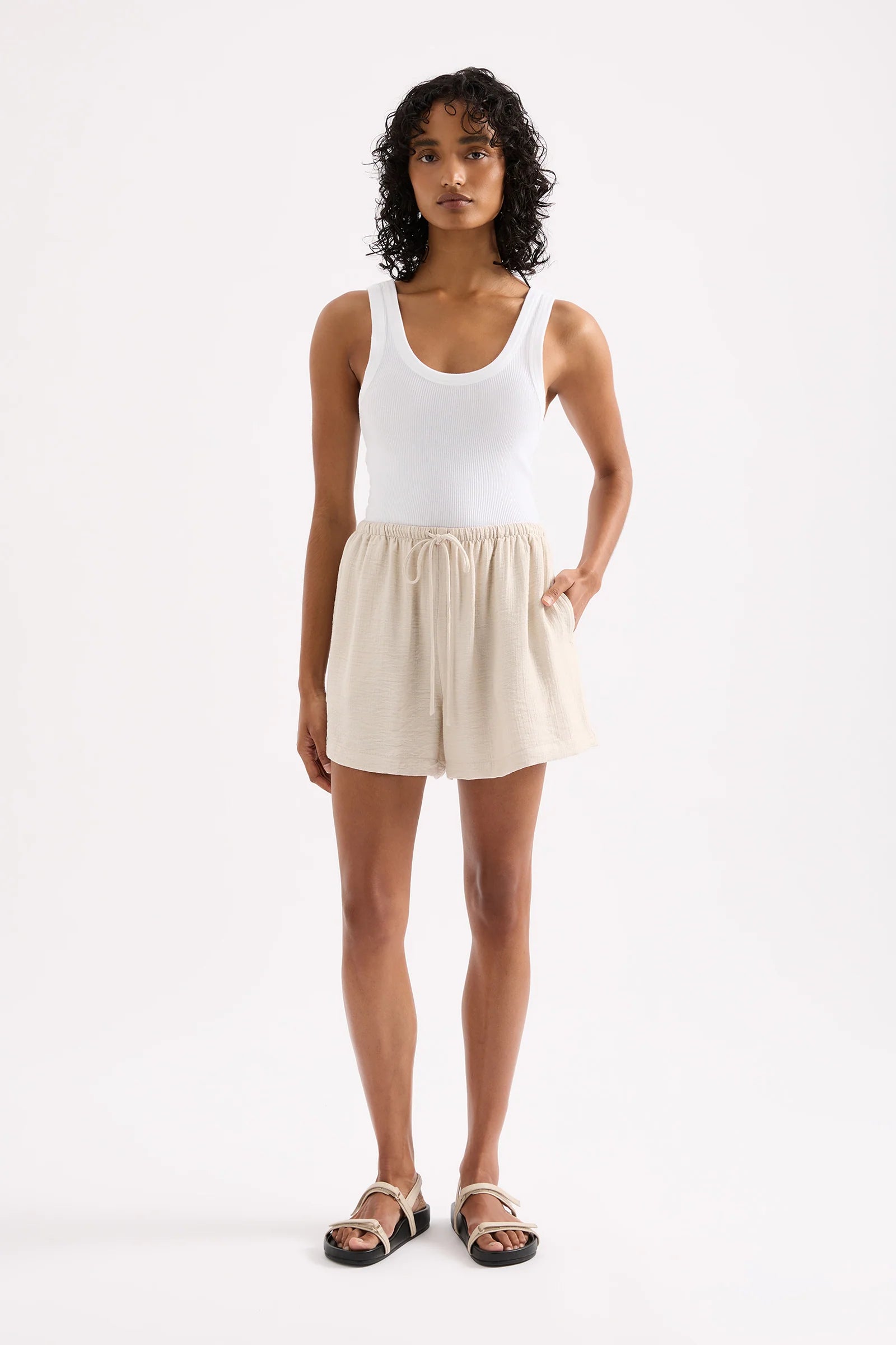 Comfort Fit Neve Short - Natural