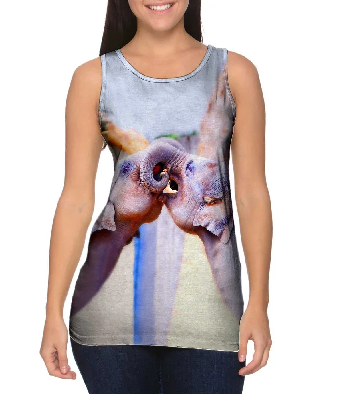 Relaxed Chic Elephant Kiss