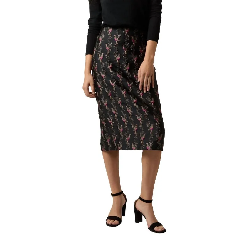 Breathable Comfort Aurora Skirt In Black Magenta Hummingbird Matelassé