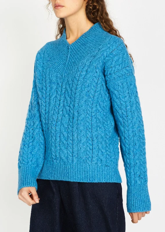 Trendy Looks IrelandsEye Cable V-neck Aran Sweater | Blue