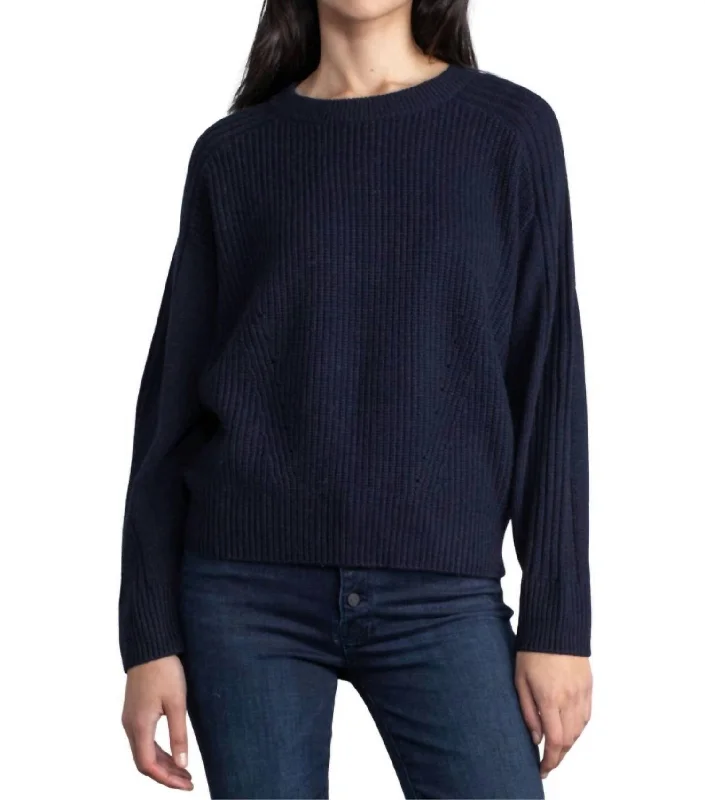 Sporty Comfort Boyfriend Sweater In Navy