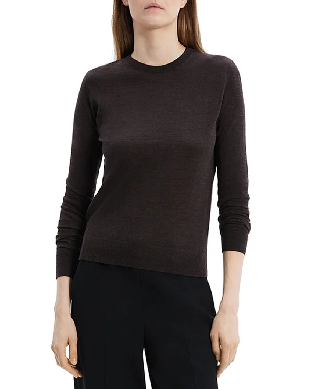 Effortless Outfits Theory Crewneck Sweater