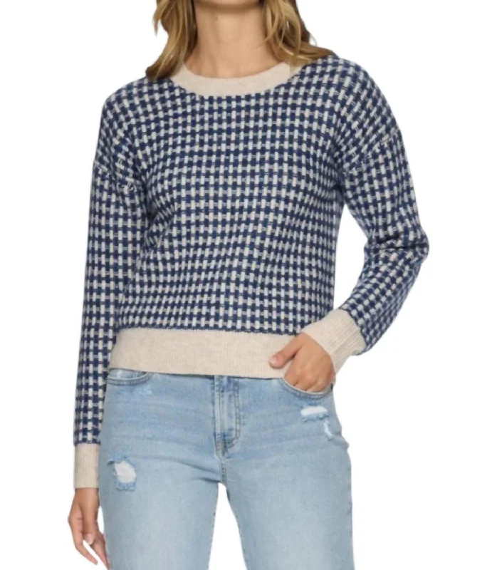 Cozy Look Michie Crew Sweater In Blue