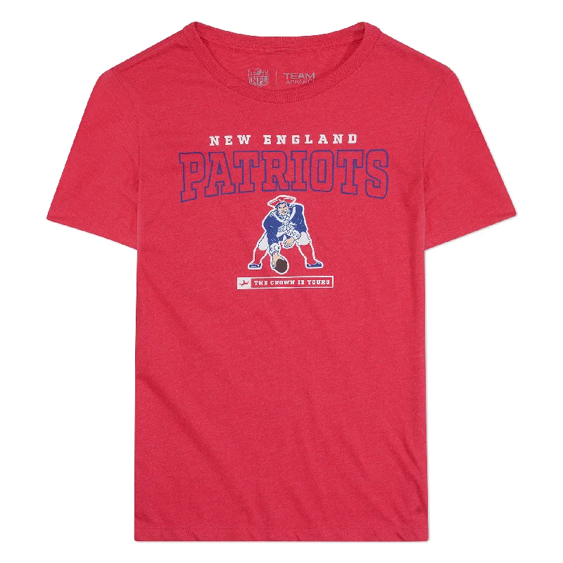 Effortless Elegance New England Patriots Crown Women's Short Sleeve T-Shirt